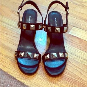 Worn once Marc Fisher Black and Gold Heels Size 8